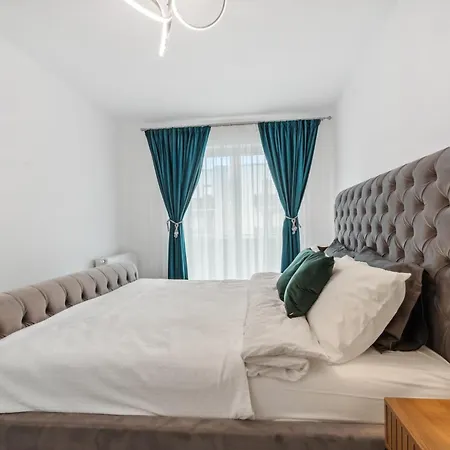 Апартаменты D&a With Private Parking *