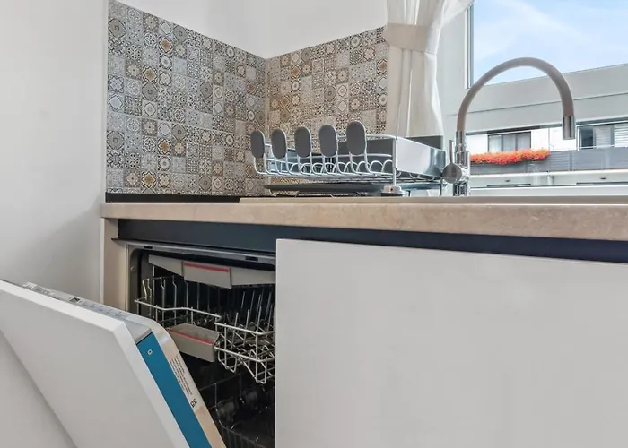 D&a With Private Parking