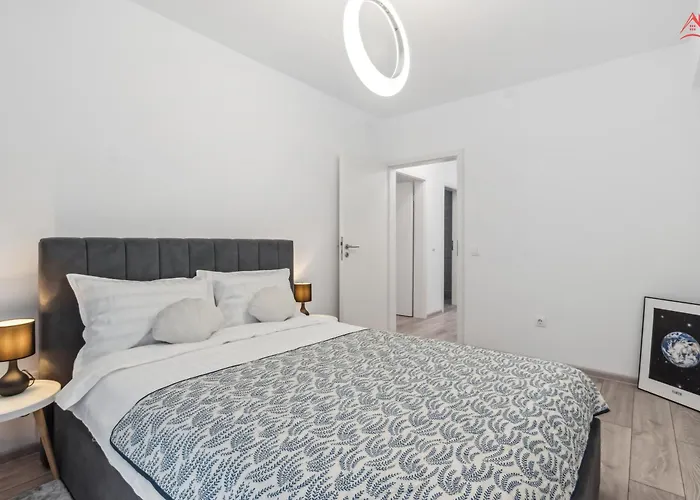 D&a With Private Parking Brasov