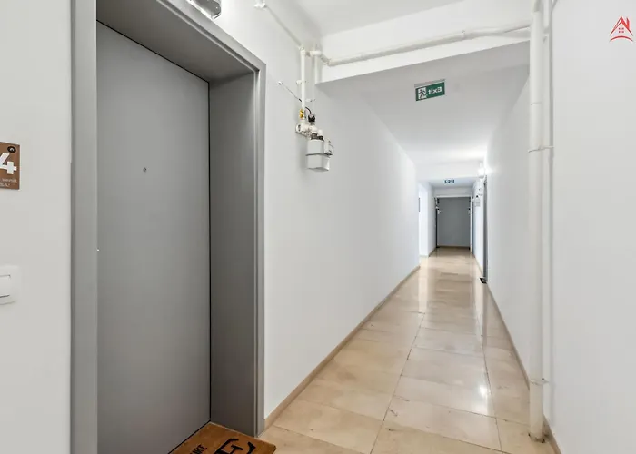 D&a With Private Parking Apartment *