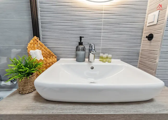 D&a With Private Parking Apartment *